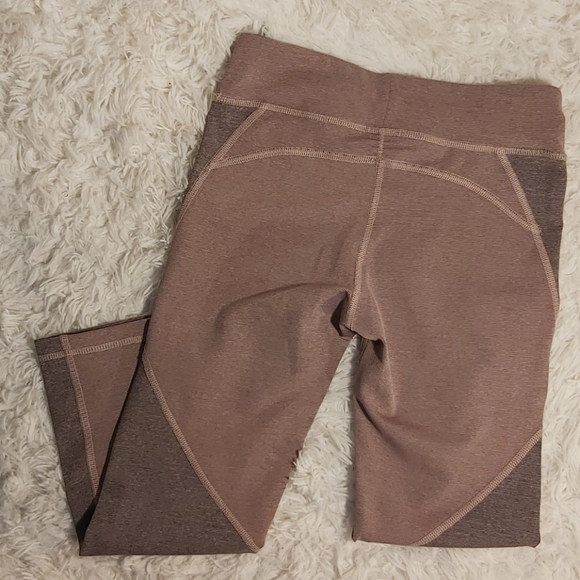 Pink Cropped Leggings - Picture 3 of 4